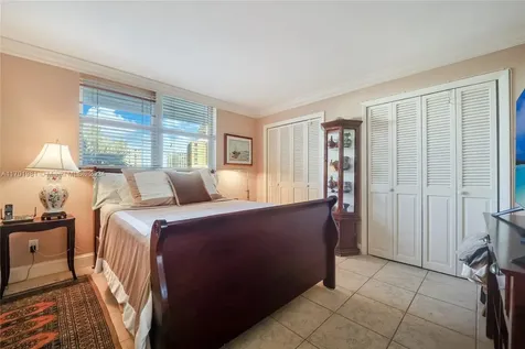605 Ocean Drive Key Biscayne FL 33149