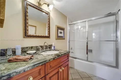 605 Ocean Drive Key Biscayne FL 33149