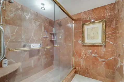 605 Ocean Drive Key Biscayne FL 33149
