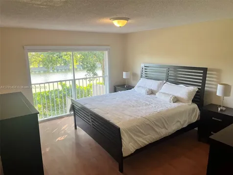 10244 NW 51st Terrace Doral FL 33178