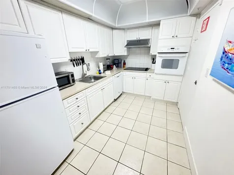 3901 S Ocean Drive Hollywood FL 33019