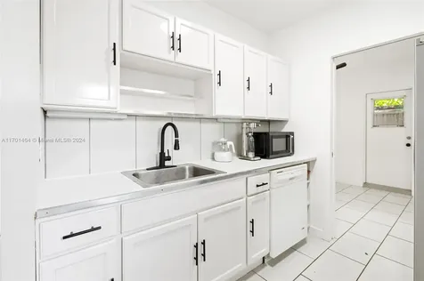 1545 Biarritz Drive Miami Beach FL 33141