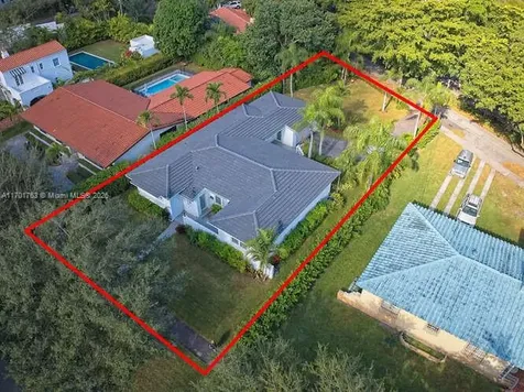2830 De Soto Boulevard Coral Gables FL 33134