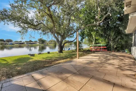 8260 NW 15th Street Pembroke Pines FL 33024