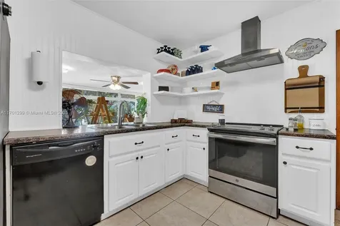8260 NW 15th Street Pembroke Pines FL 33024