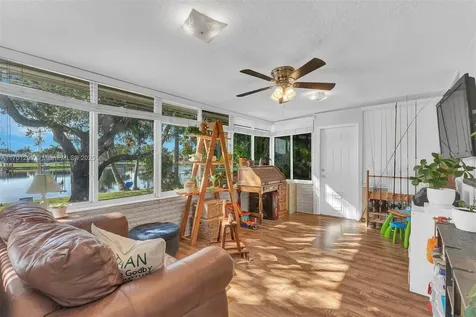 8260 NW 15th Street Pembroke Pines FL 33024