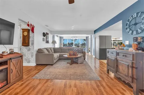 8260 NW 15th Street Pembroke Pines FL 33024