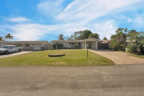 8260 NW 15th Street Pembroke Pines FL 33024