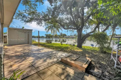 8260 NW 15th Street Pembroke Pines FL 33024