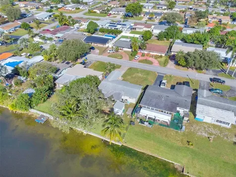 8260 NW 15th Street Pembroke Pines FL 33024