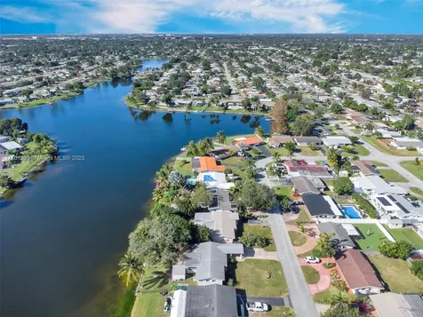 8260 NW 15th Street Pembroke Pines FL 33024
