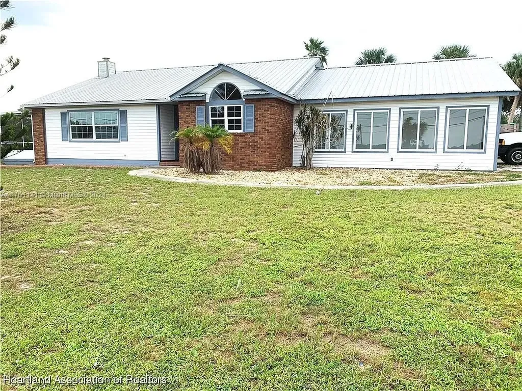 1823 Roberta Avenue Sebring FL 33870