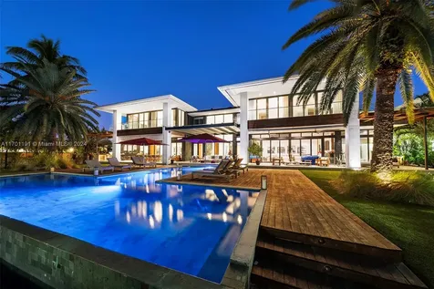 385 Centre Island Golden Beach FL 33160