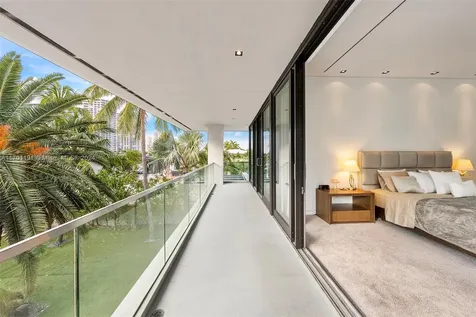 385 Centre Island Golden Beach FL 33160