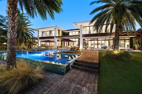 385 Centre Island Golden Beach FL 33160