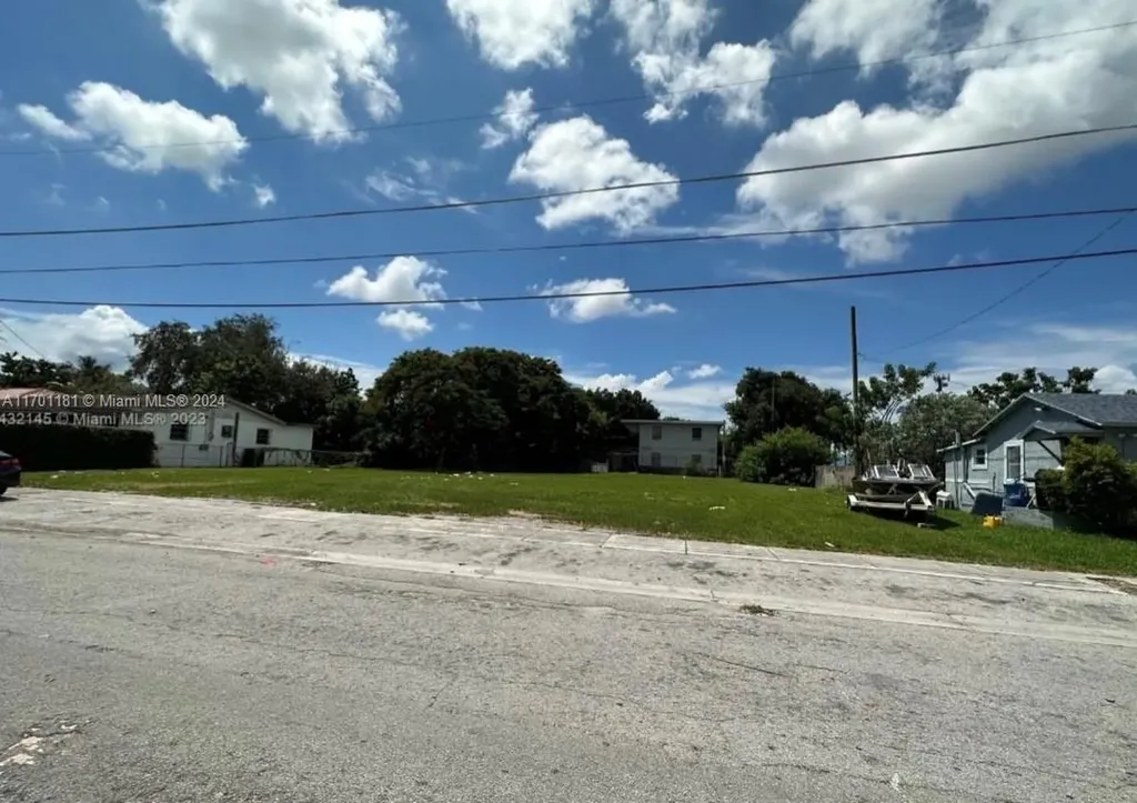 1624 NW 60th Street Miami FL 33142
