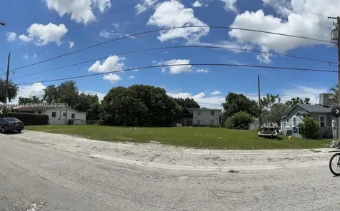 1624 NW 60th Street Miami FL 33142