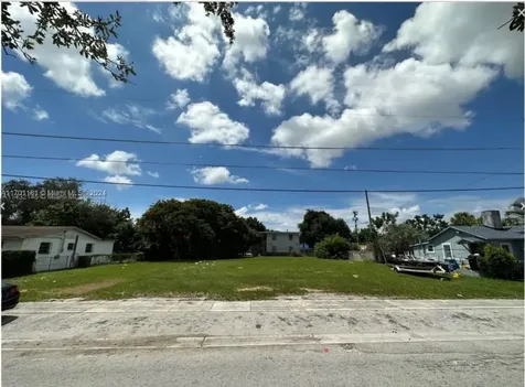 1624 NW 60th Street Miami FL 33142