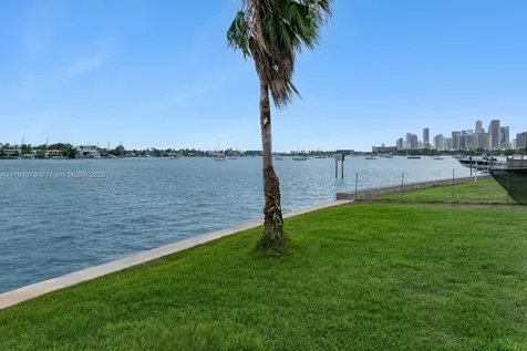 1386 S Venetian Way Miami FL 33139