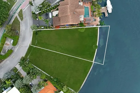1386 S Venetian Way Miami FL 33139