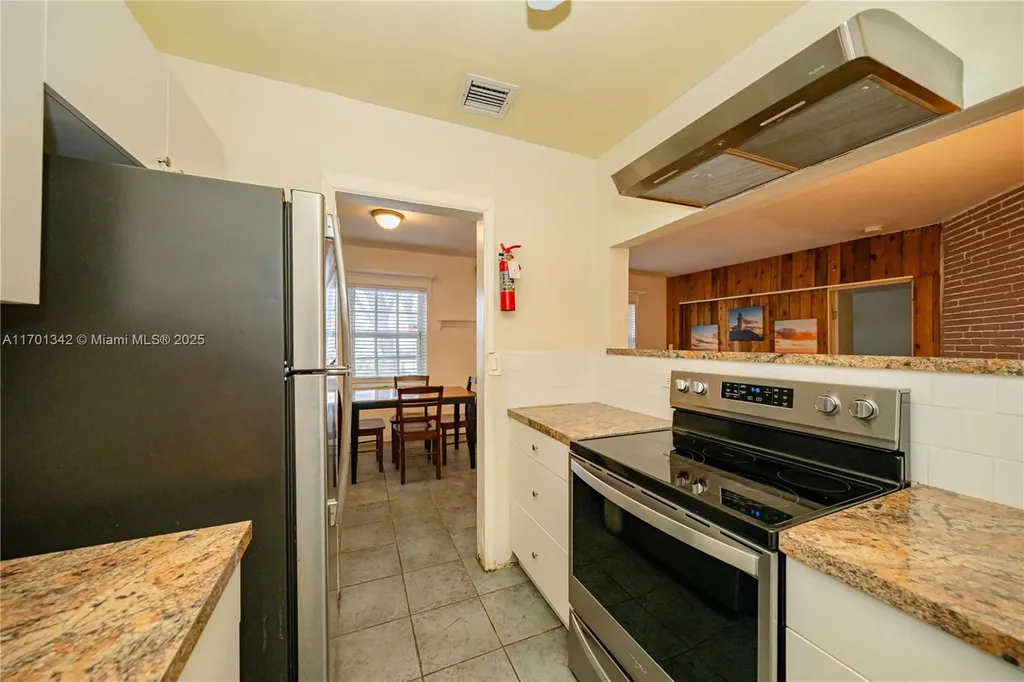 228 SW 14th Court Fort Lauderdale FL 33315