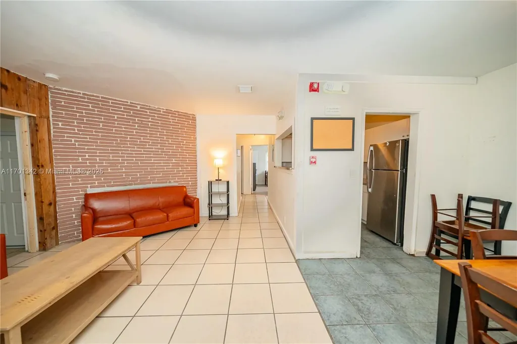 228 SW 14th Court Fort Lauderdale FL 33315