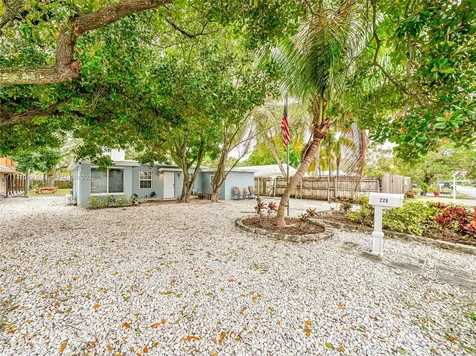 228 SW 14th Court Fort Lauderdale FL 33315