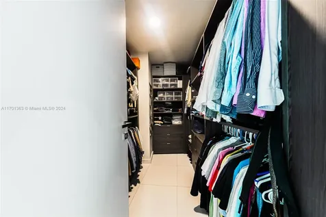 851 NE 1st Avenue Miami FL 33132