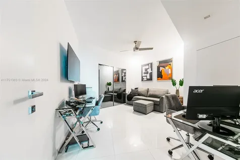 851 NE 1st Avenue Miami FL 33132