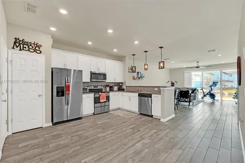 3780 Plainview Drive Orlando FL 32824-9041