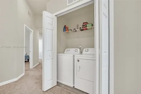3780 Plainview Drive Orlando FL 32824-9041