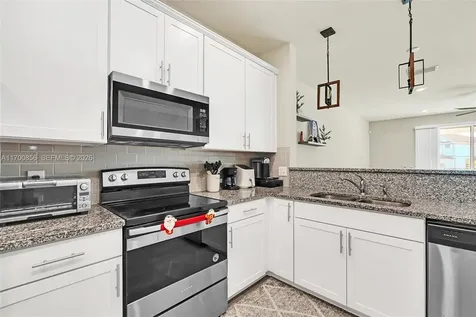 3780 Plainview Drive Orlando FL 32824-9041