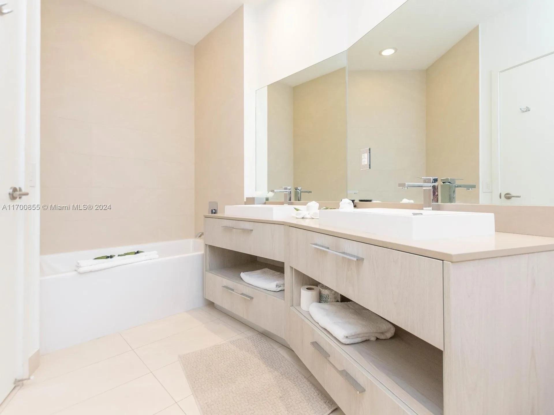4111 S Ocean Drive Hollywood FL 33019