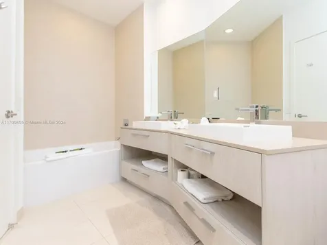 4111 S Ocean Drive Hollywood FL 33019