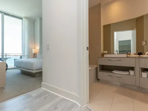 4111 S Ocean Drive Hollywood FL 33019