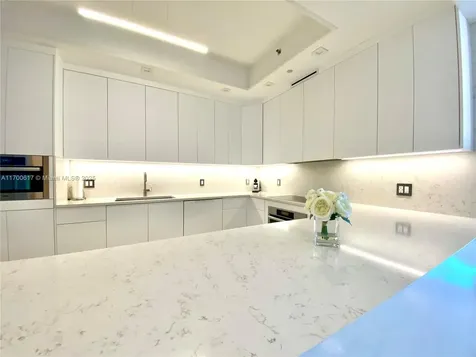 100 S Pointe Drive Miami Beach FL 33139
