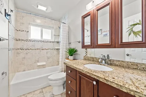 17205 SW 88th Avenue Palmetto Bay FL 33157