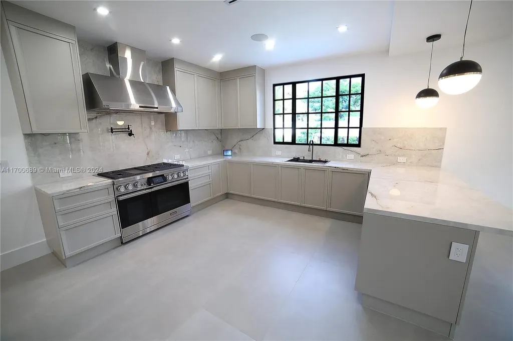 1345 Hollywood Boulevard Hollywood FL 33019