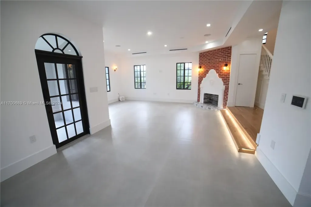 1345 Hollywood Boulevard Hollywood FL 33019