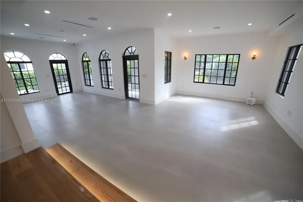 1345 Hollywood Boulevard Hollywood FL 33019