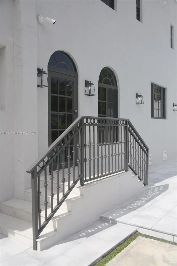 1345 Hollywood Boulevard Hollywood FL 33019