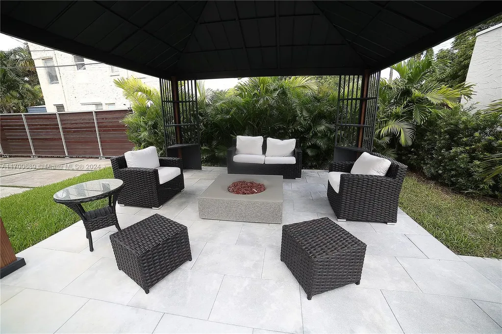 1345 Hollywood Boulevard Hollywood FL 33019