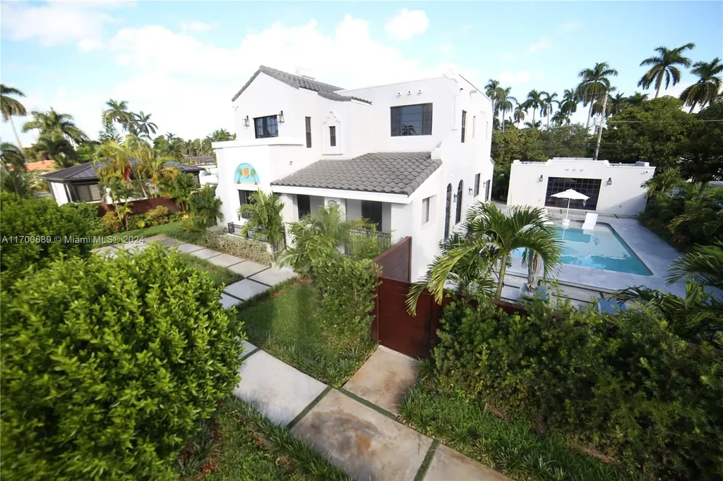 1345 Hollywood Boulevard Hollywood FL 33019