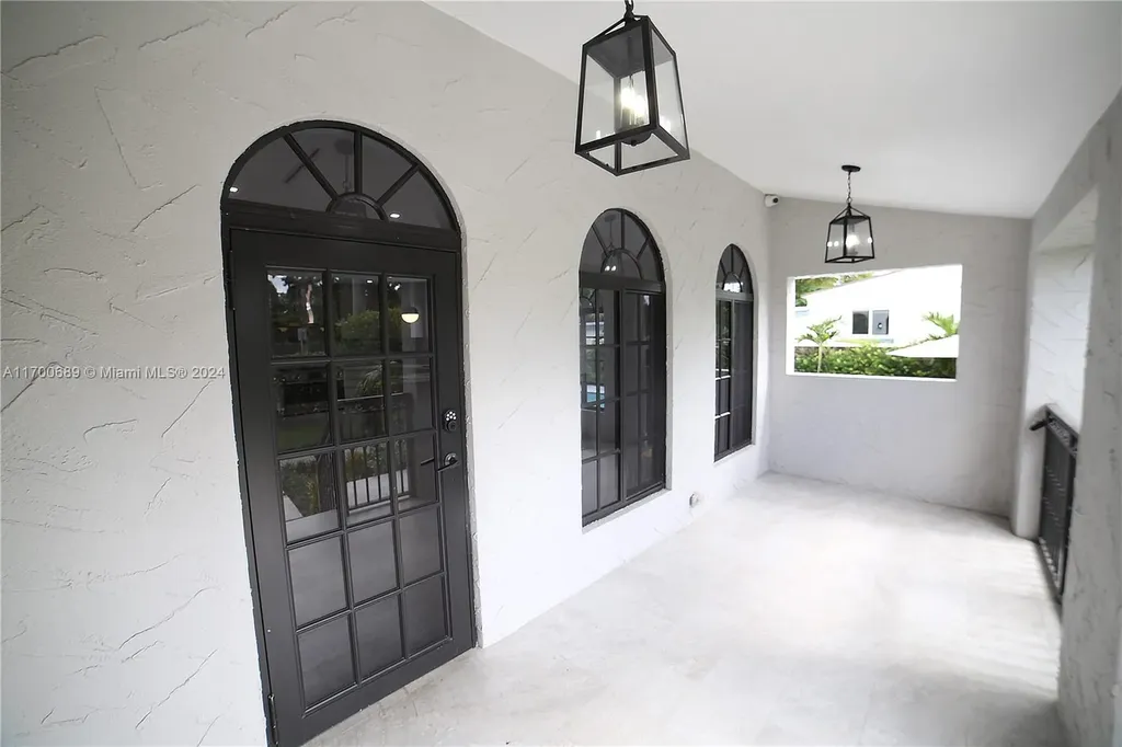 1345 Hollywood Boulevard Hollywood FL 33019