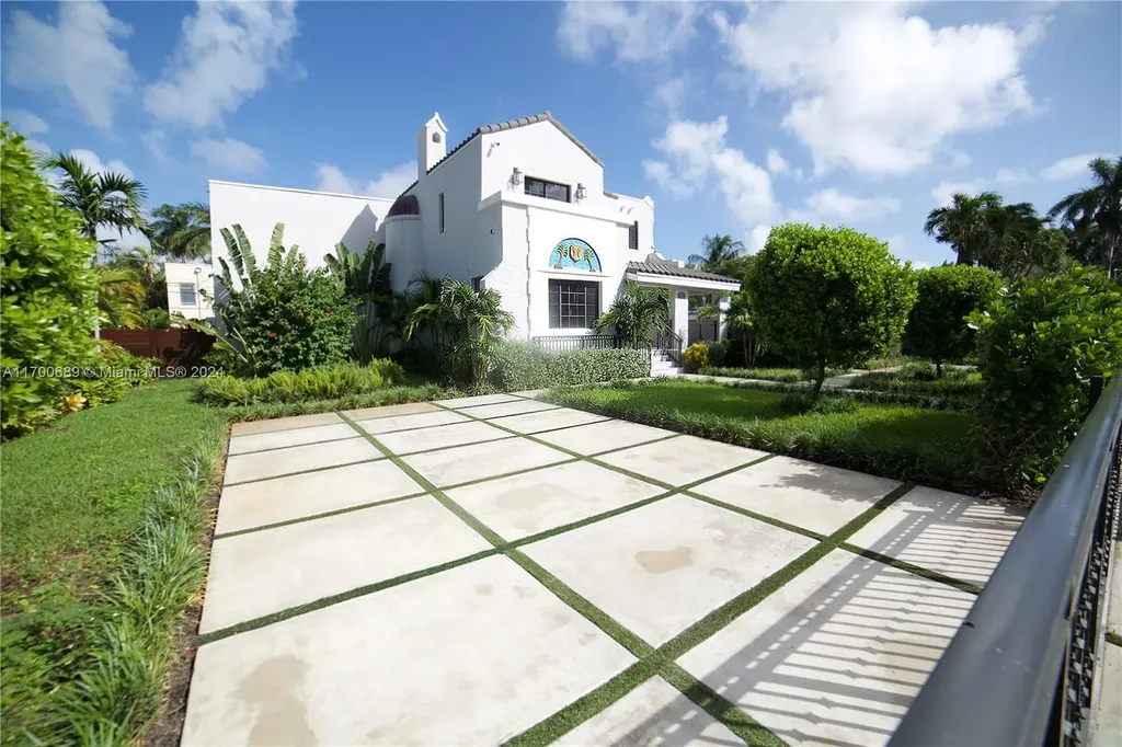 1345 Hollywood Boulevard Hollywood FL 33019