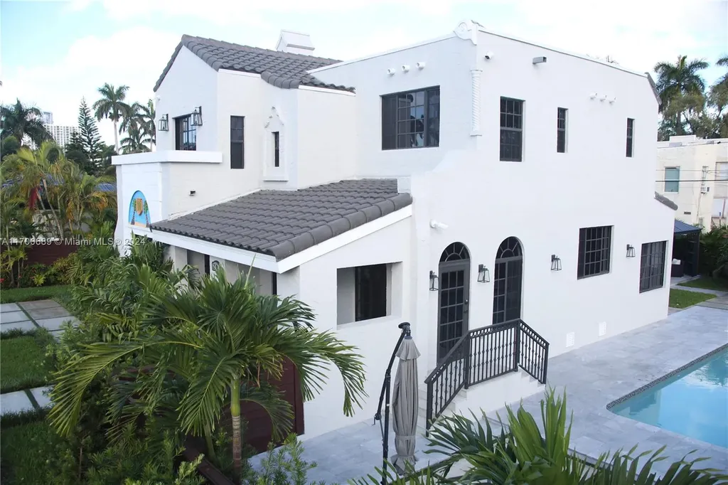 1345 Hollywood Boulevard Hollywood FL 33019