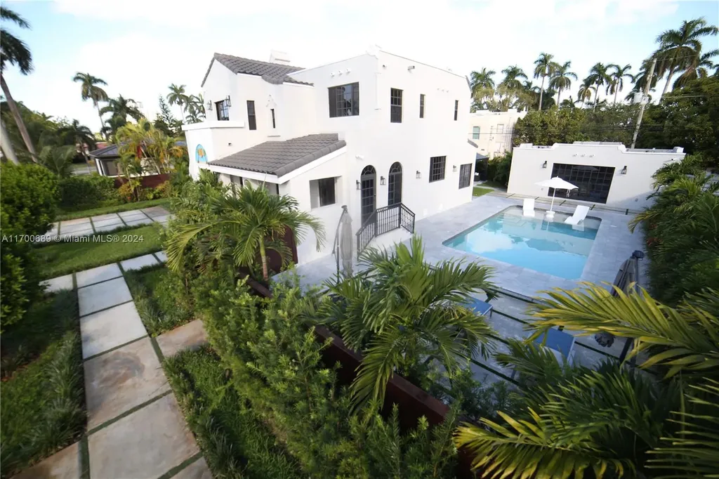 1345 Hollywood Boulevard Hollywood FL 33019