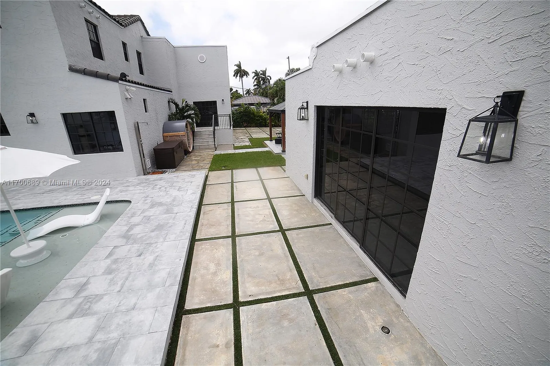 1345 Hollywood Boulevard Hollywood FL 33019