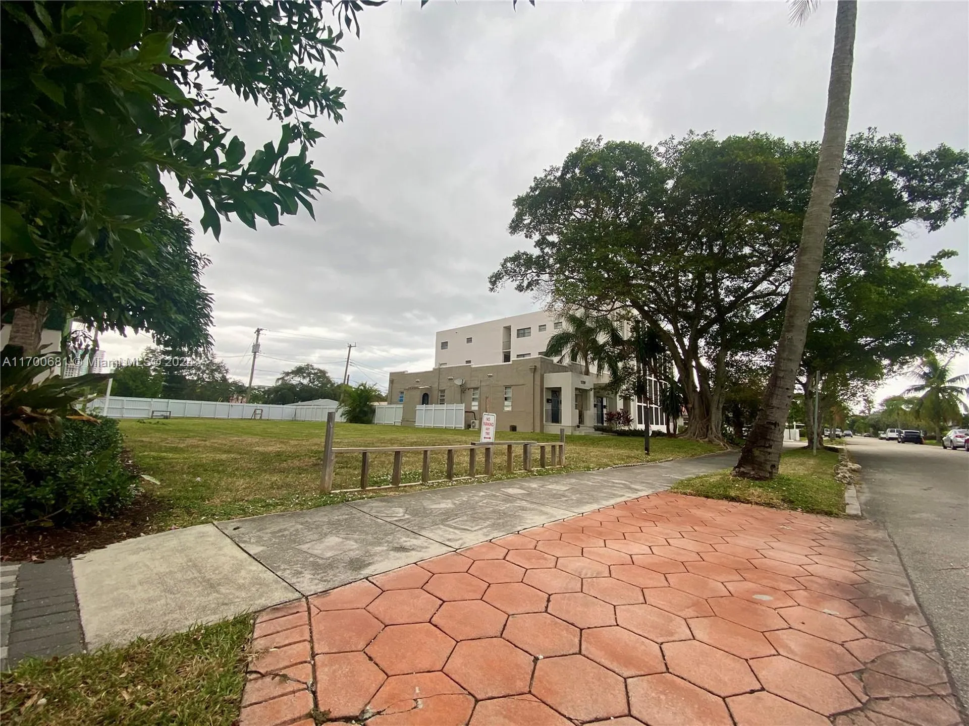 1741 Dewey Street Hollywood FL 33020
