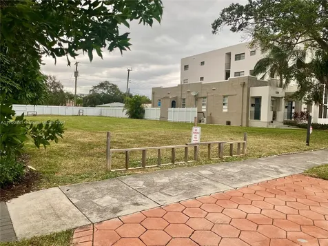 1741 Dewey Street Hollywood FL 33020